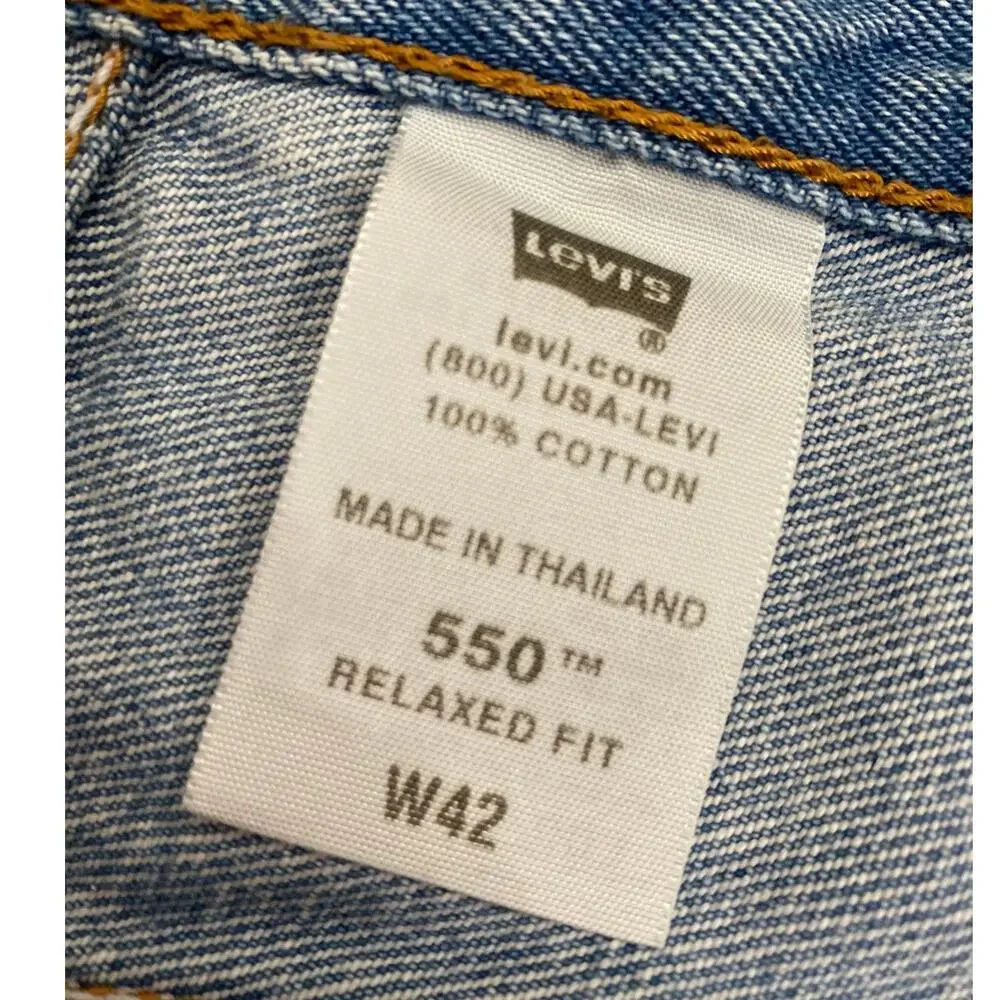 Vintage Y2K 2004 Jorts Levi’s 550 Relaxed Fit Light Wash Denim Shorts Size W42